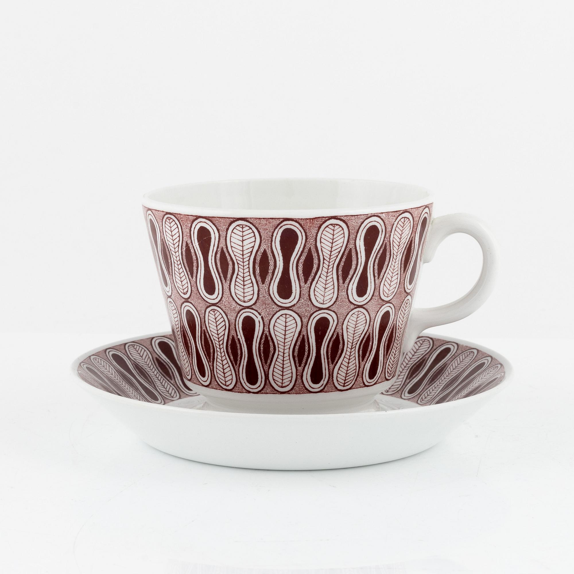 A porcelain teacup with saucer, Arabia, Finland, mid 20th century.