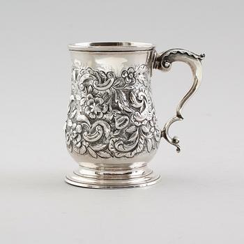 MUGG, silver, Louis Black, London 1763. Vikt ca 330 gram.