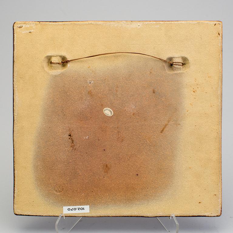 STIG LINDBERG, a stoneware wall plaque, Gustavsberg 1960/70s.