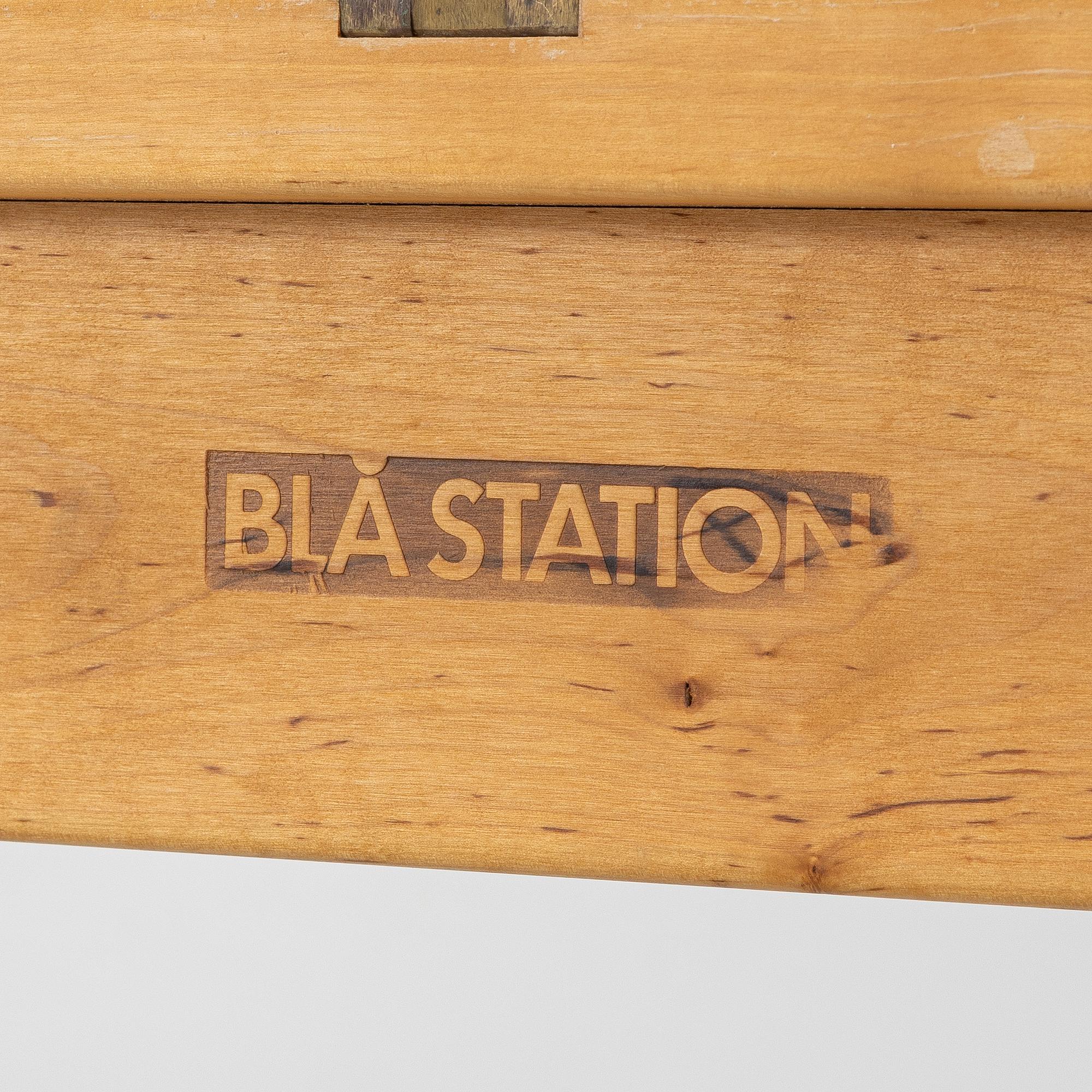 Börge Lindau & Bo Lindekrantz, A 'Simsalabim' table, Blå Station, ca 2000.