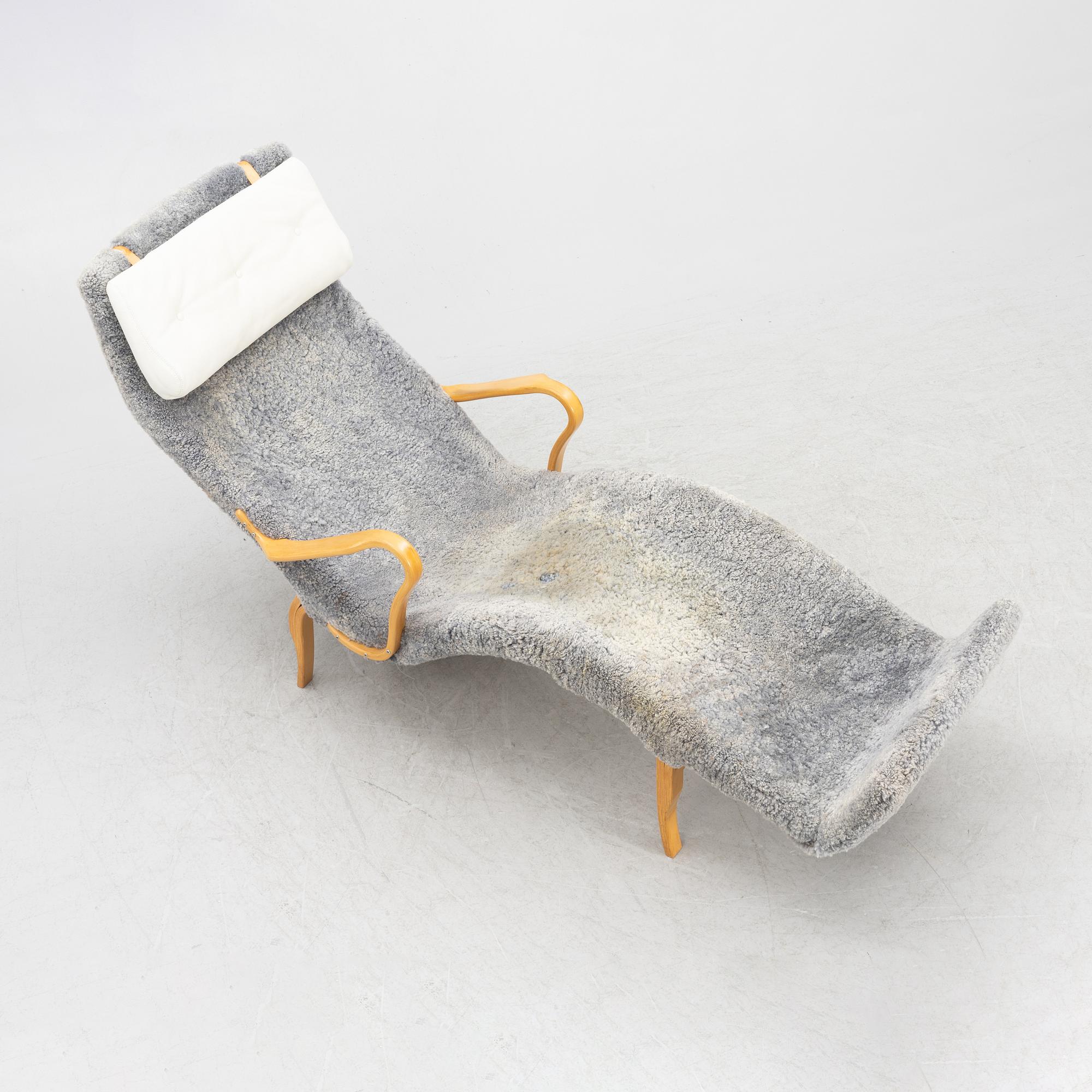 Bruno Mathsson, liggfåtölj, "Pernilla 3", Dux, 1900-talets andra hälft.