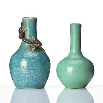 Two small vases, Qing dynasty, 18th/19th century.