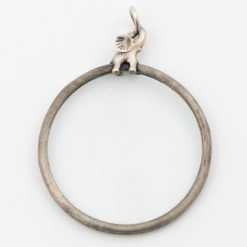 Ole Lynggaard, Magnifying glass, silver with a brilliant-cut diamond, decorated with an elephant motif.