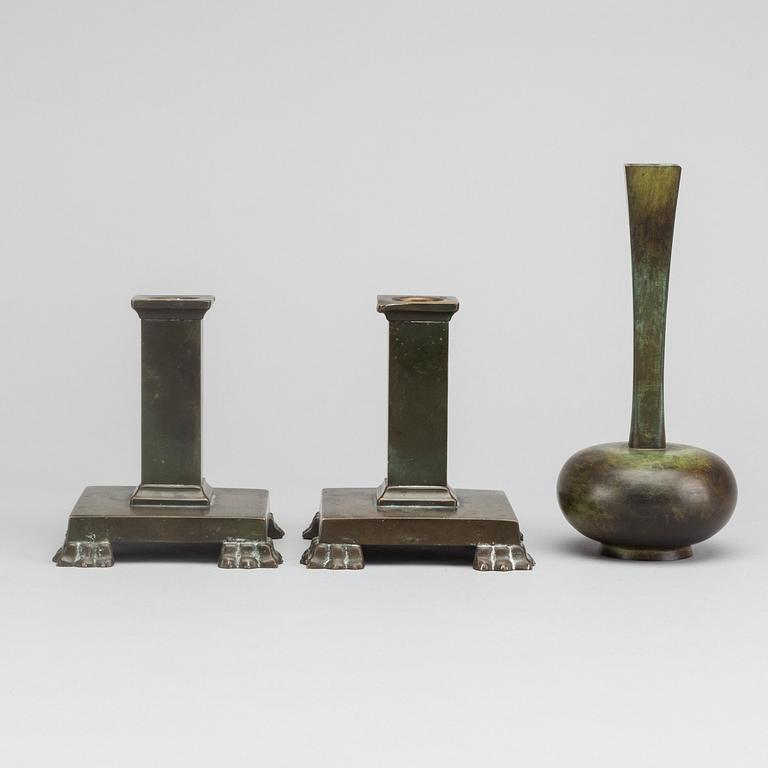 LJUSSTAKAR OCH VAS, 2+1 st,brons GAB design Jacob Ängman.