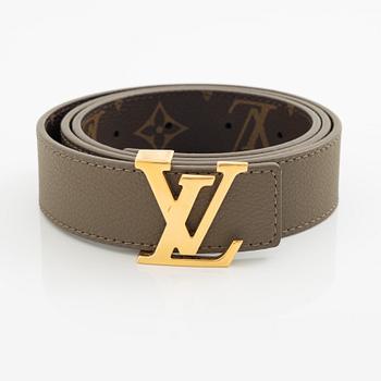 Louis Vuitton, Belt "LV Initials 30 mm reversible belt", size 80.