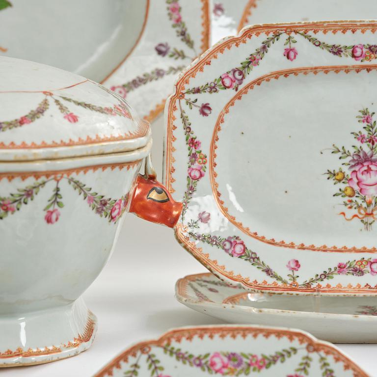 An extensive famille rose dinner service, Qing dynasty, Qianlong (1736-95). (106 pieces).