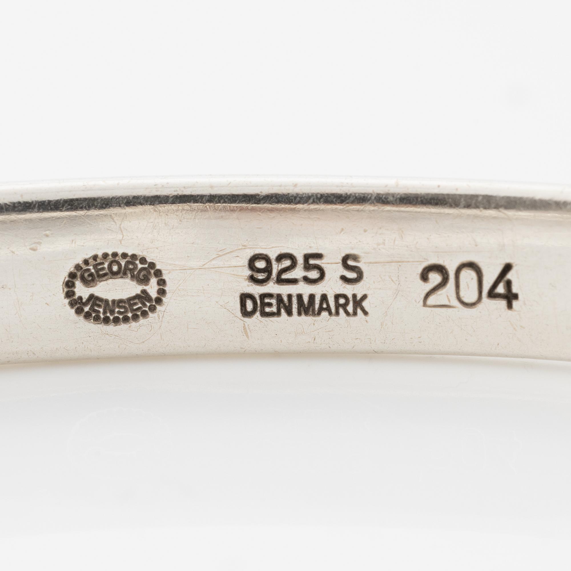 Vivianna Torun Bülow-Hübe, sterling silver bangle, for Georg Jensen.