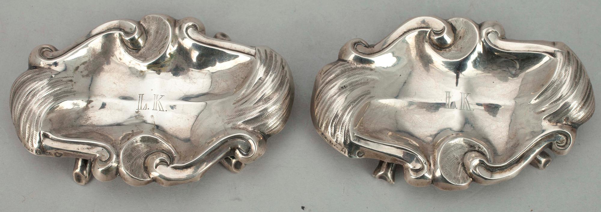 NÅLFAT, silver, Georg Pettersson, Åbo 1882. Tot. vikt ca 44,3 g.