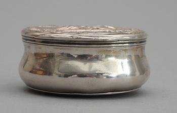 DOSA, silver. Nils Orstedt (1745-1769/78) Norrköping. Vikt ca 130 g.