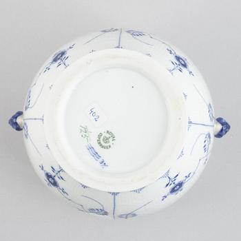 A 'Blue Fluted Plain' / 'Musselmalet riflet' porcelain flower pot, Royal Copenhagen, model 125, 1898-1923.