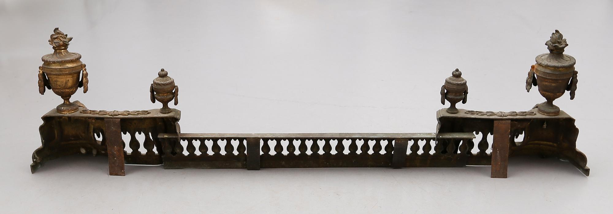 BRASSTÄLL, förgylld brons, 1800-talets mitt.