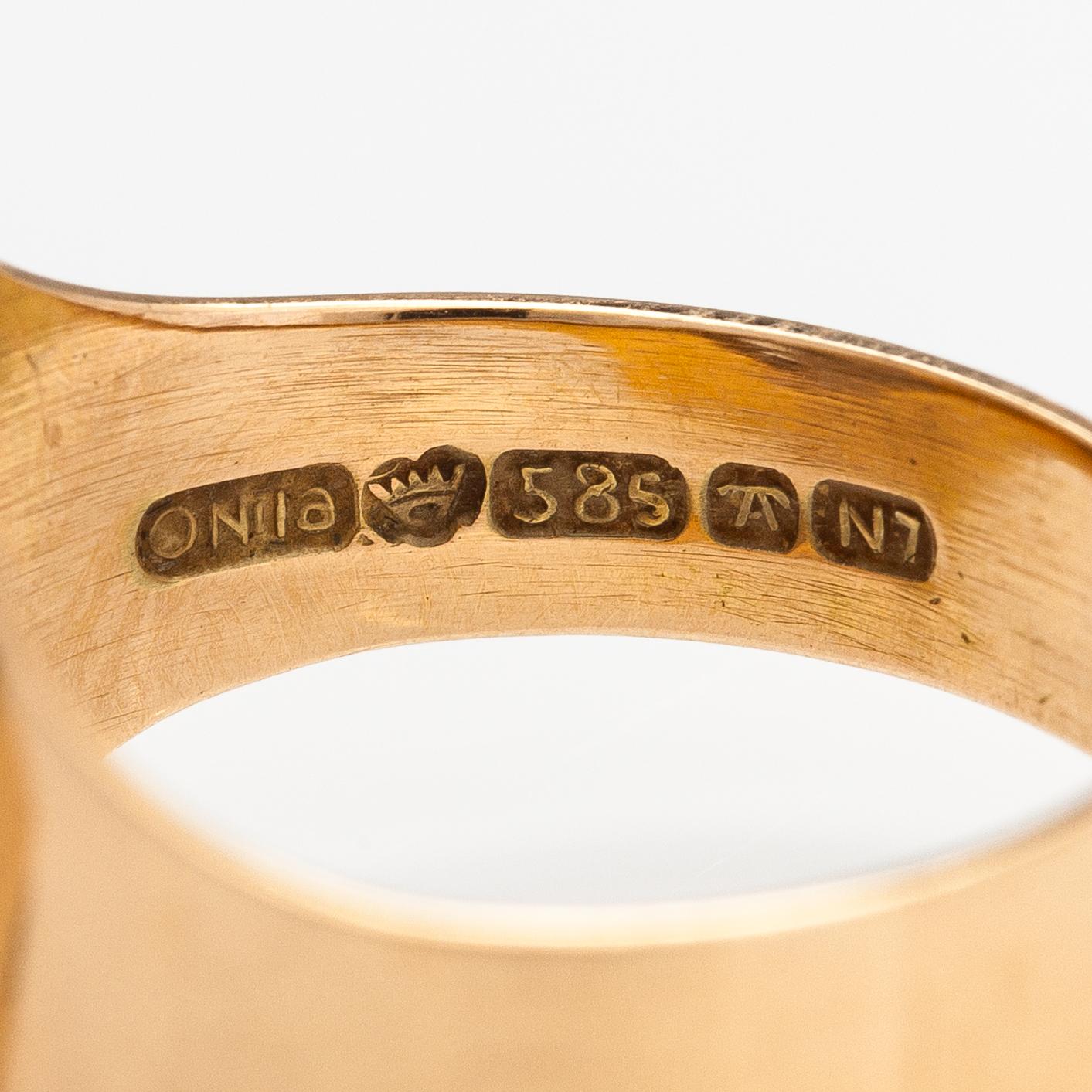 A 14K gold ring with a smoaky quartz. Nummilan Koru, Turku 1966.