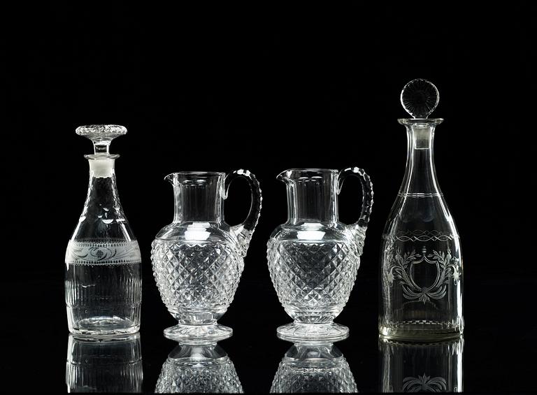 KARAFFER med PROPP, 2 st samt KANNOR, ett par, glas, 1800-tal.