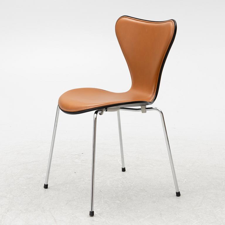 Arne Jacobsen, A 'Sjuan' chair, Fritz Hansen, Denmark, contemporary production.