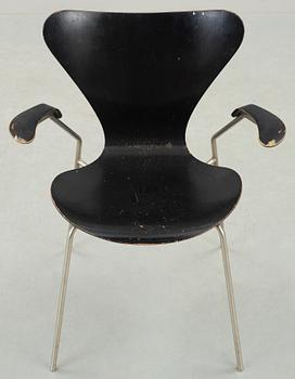 KARMSTOL, "3107/Sjuan", Arne Jacobsen för Fritz Hansen, Danmark, formgiven 1955.