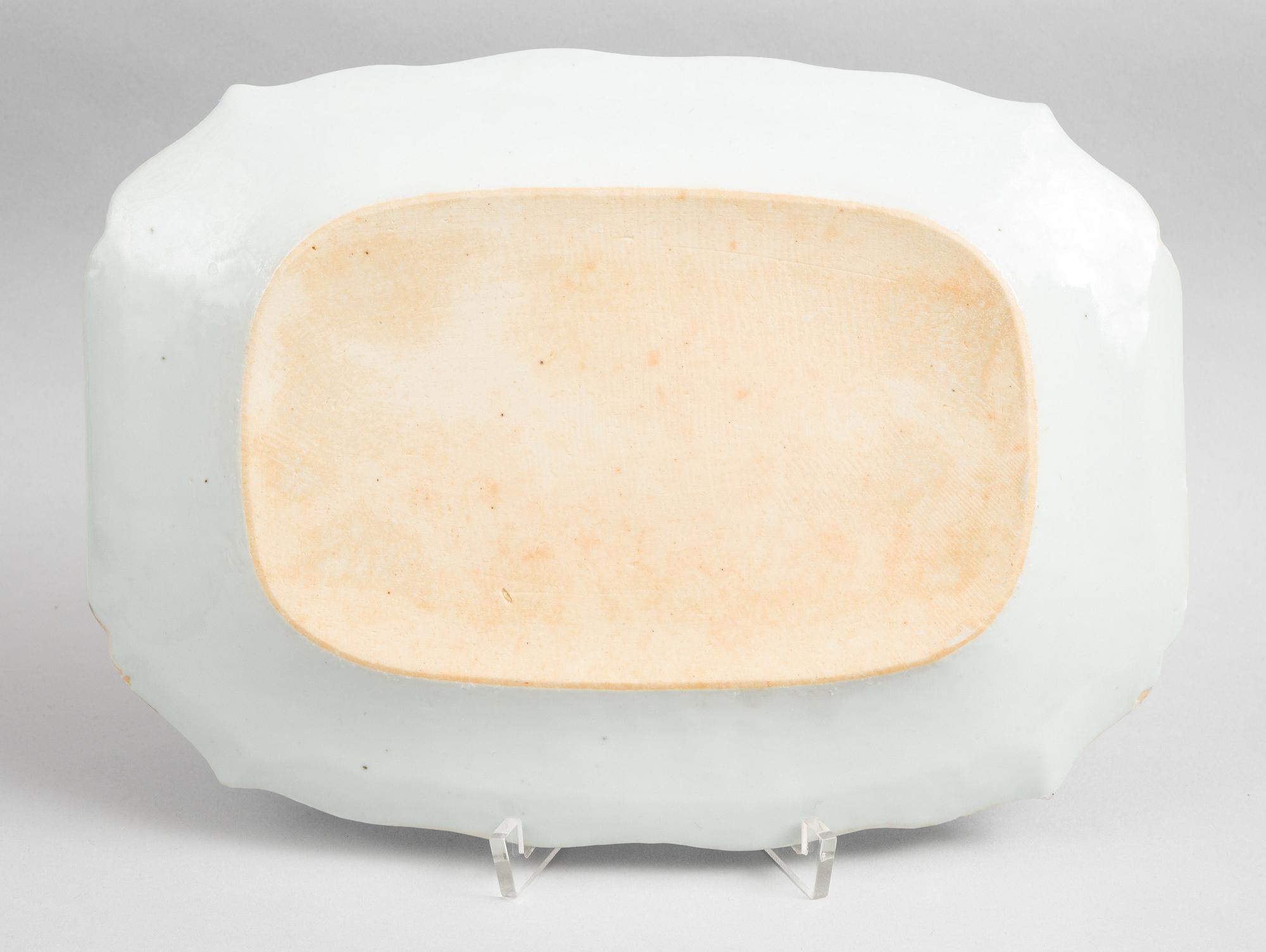 A blue and white dinner service, Qing dynasty, Qianlong (1736-95). (49 pieces).