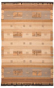 Impi Sotavalta, a 1930's flat weave carpet for Aaltosen Mattokutomo Kiikka, Finland. Circa 320x190 cm.