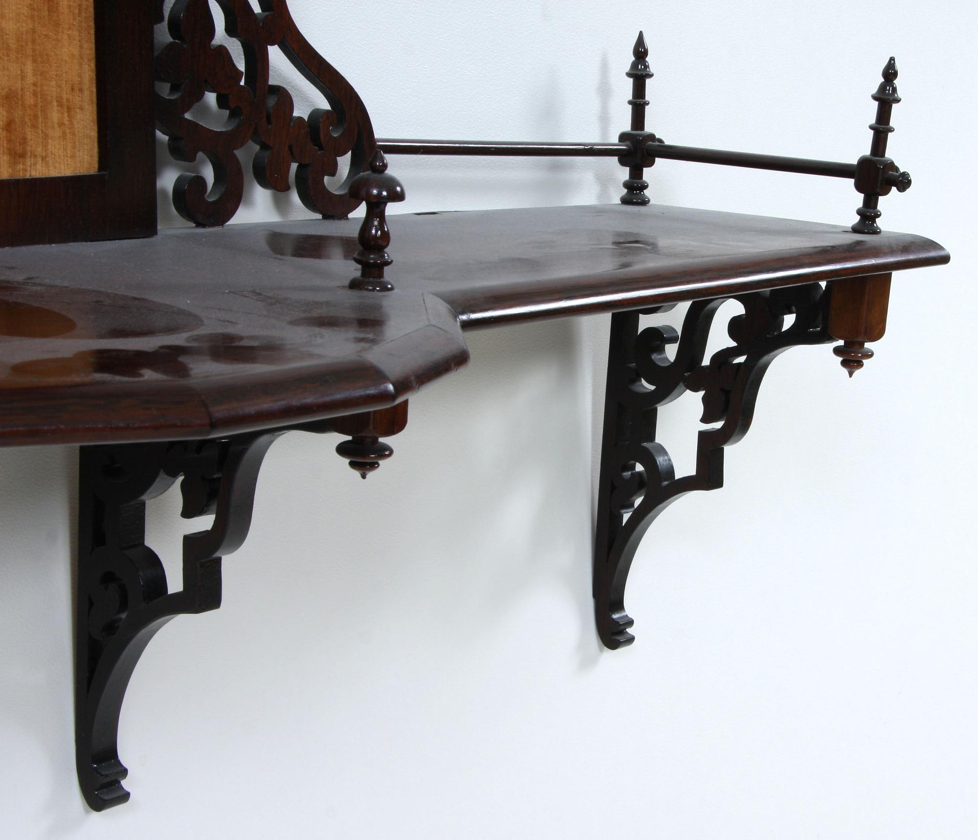 VÄGGHYLLA, 1800/1900-tal.