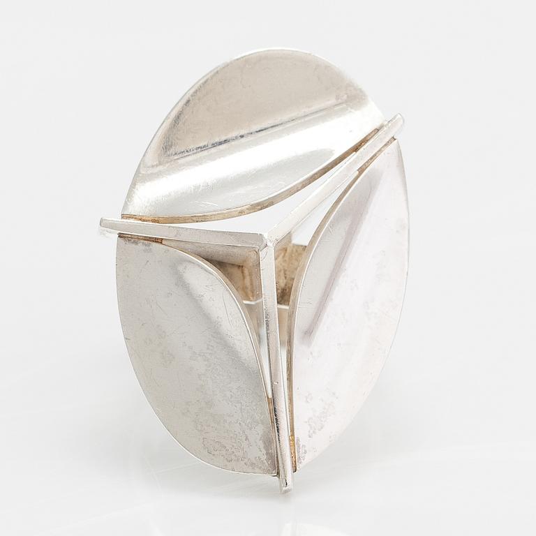 Elis Kauppi, A sterling silver ring. Kupittaan kulta, Turku.