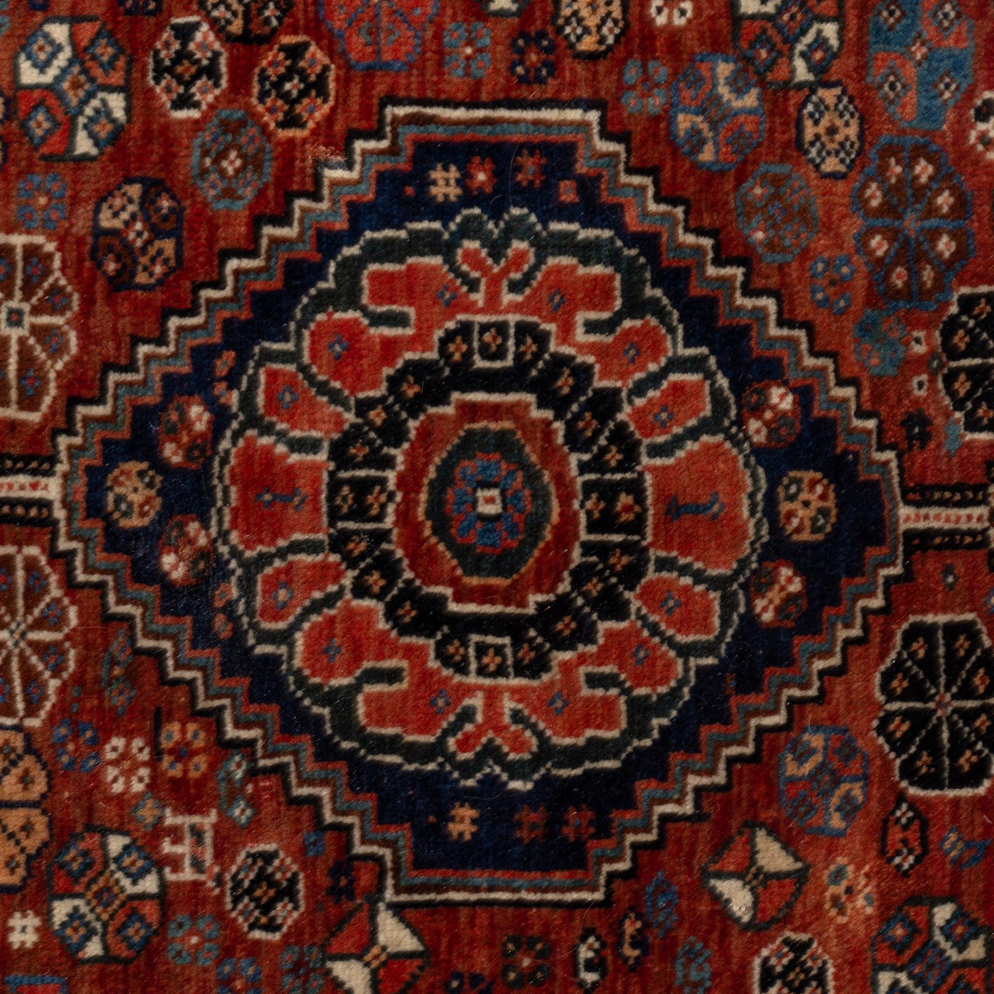 A rug, semi-antique Kashgai, ca 210 x 159 cm.