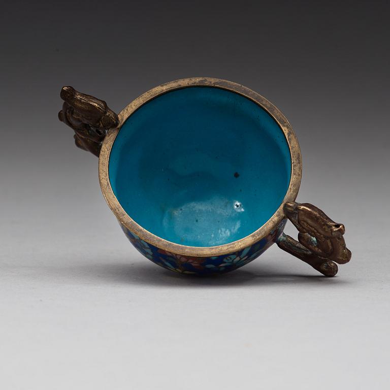 A cloisonné wine cup with handles, Qing dynasty, 19th Century.