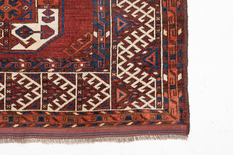 Carpet Erzari approx. 428 x 225 cm.