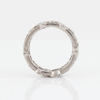 A circa 3.30 ct brilliant-cut diamond ring. Quality circa H-I/VS-SI.