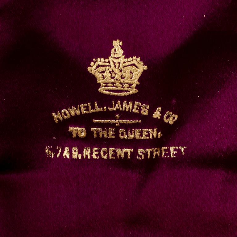 SALTKAR MED SKEDAR, 6 st, silver, London, England, 1880.  Vikt ca 365 g.