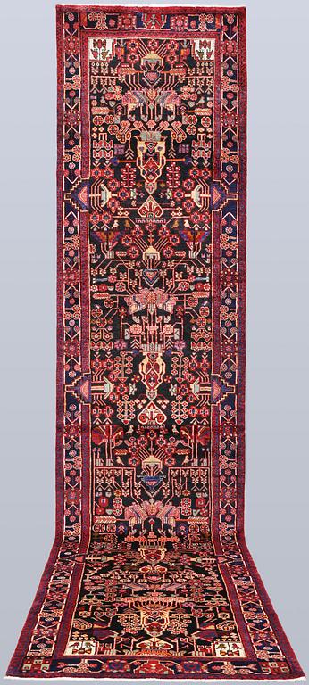 Gallerimatta, Hamadan, ca 492 x 110 cm.