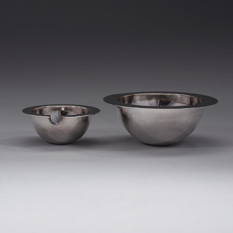 A Wolfgang Gessl sterling creamer and bowl, Stockholm 1990 and 2002.