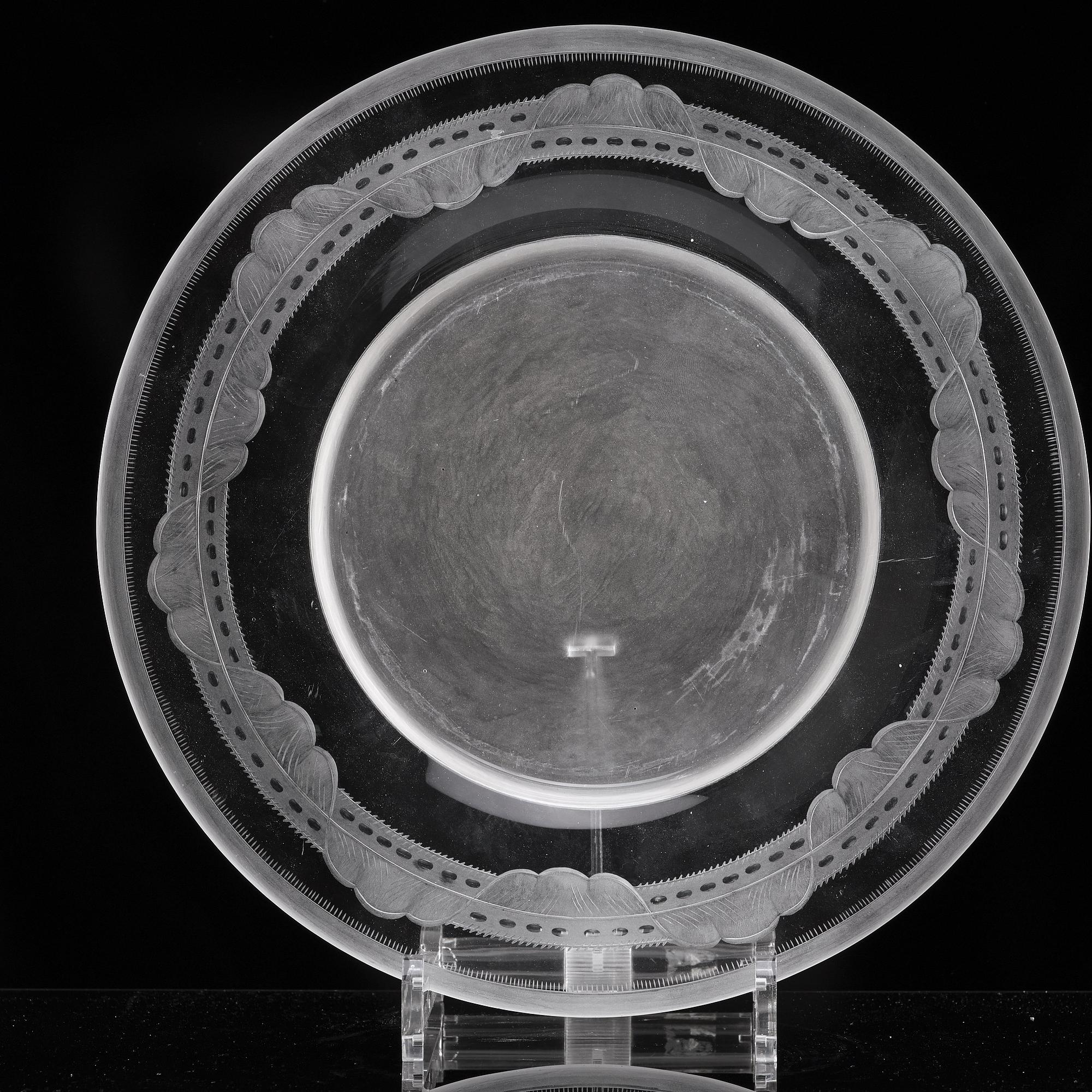 Simon Gate, an engraved glass bowl with plate, Orrefors, Sweden 1923, model 122.