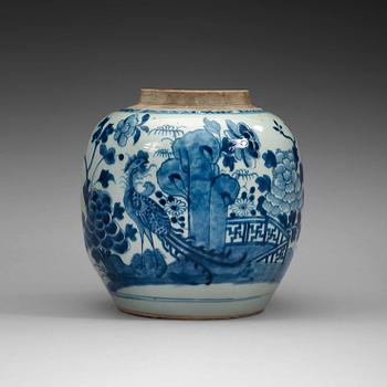 443. A blue and white jar, Qing dynasty, Qianlong (1736-95).