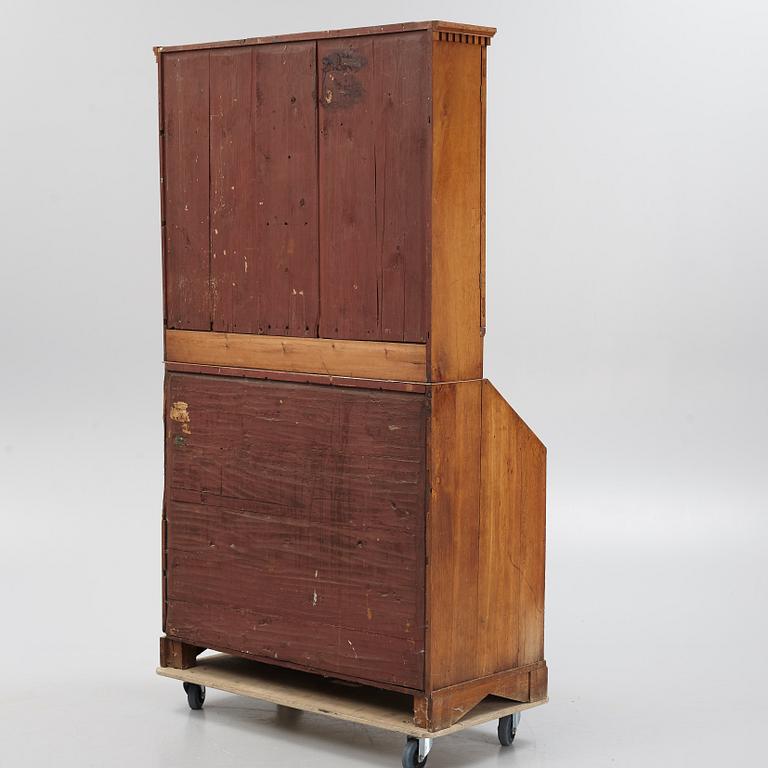 Skrivskåp, omkring år 1800.