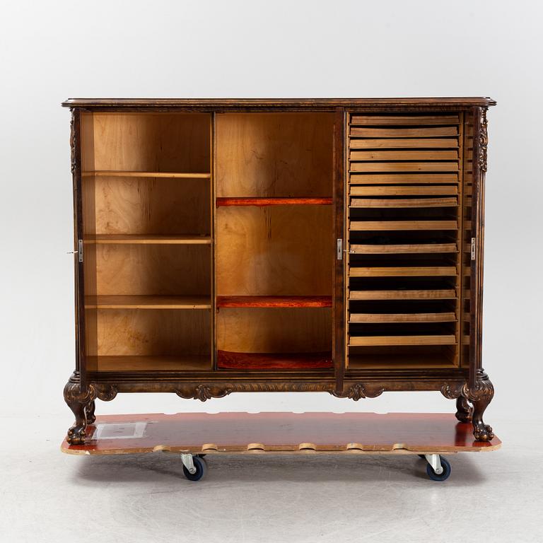 A display cabinet, 1920's/30's.