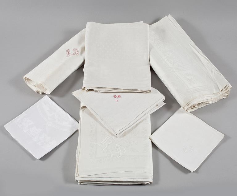 PARTI LINNEDAMAST, omkring 90 delar, 1900-tal.