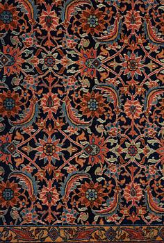 A carpet, semi-antique Feraghan probably, ca 459 x 286-292,5 cm.