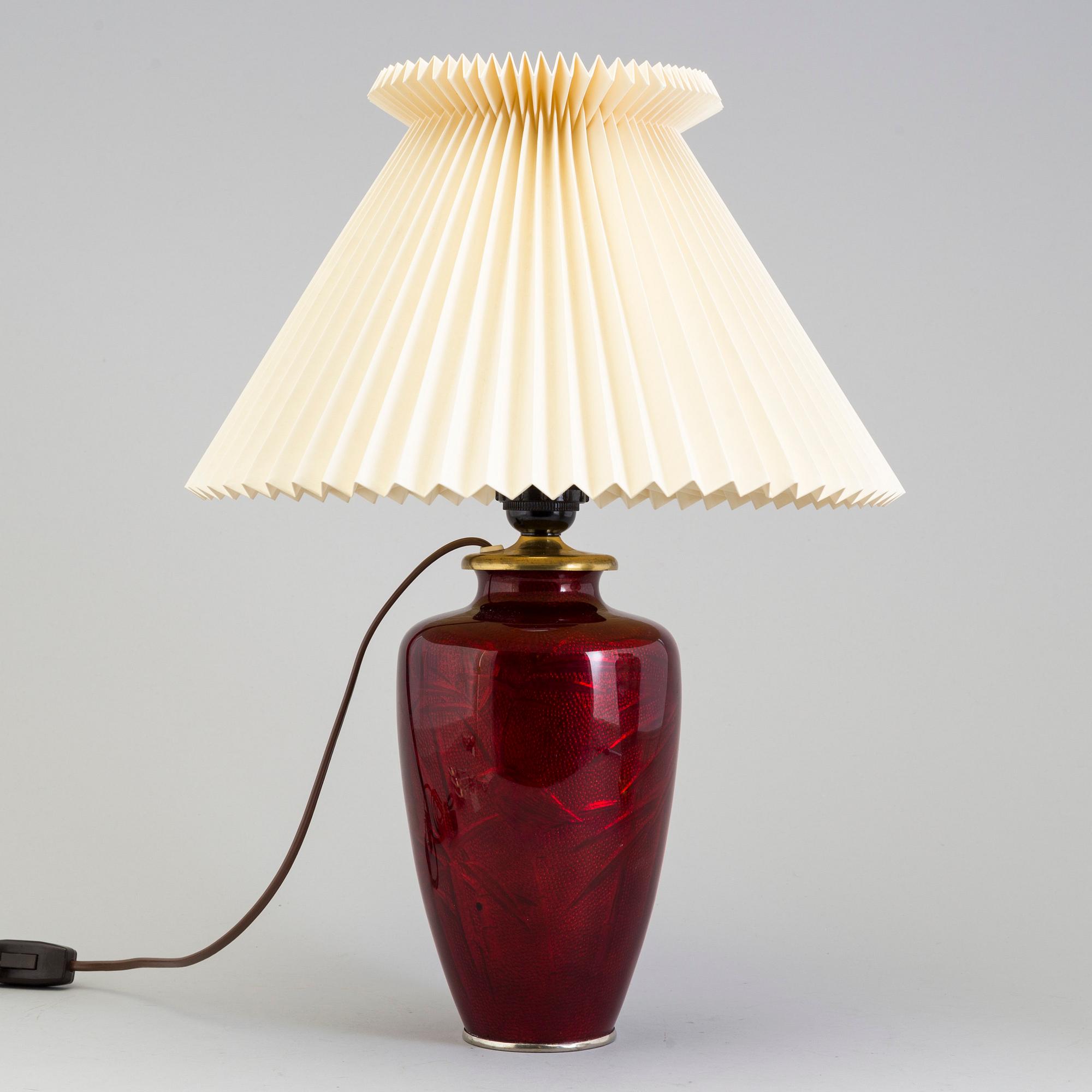 A Japanese enamel vase mounted as a lamp, first half of 20th Century.