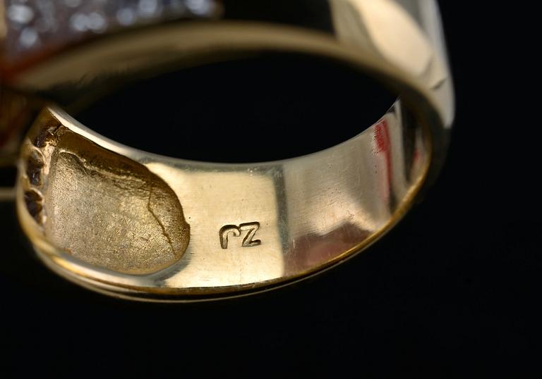 RING, prinsessslipade diamanter ca 2.56 ct. Tanzanit ca 3.8 ct. 18K guld. Vikt 11 g.