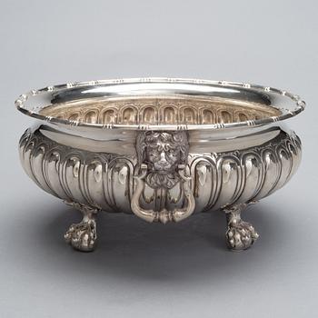 JARDINJÄR, silver, London 1912, Reid & Son, Newcastle on Tyne, vikt 1870 g.