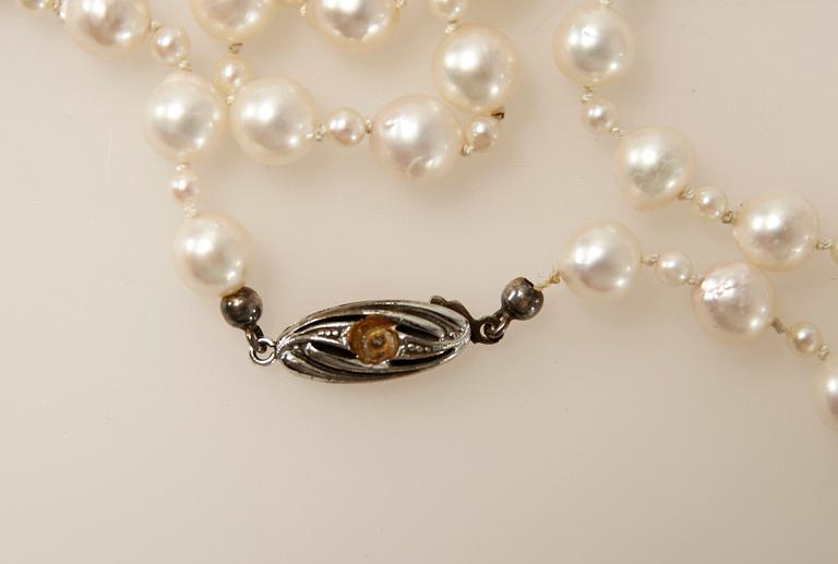 PÄRLCOLLIER.