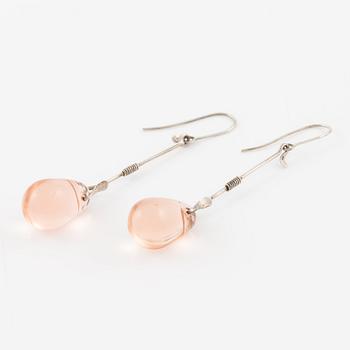 Vivianna Torun Bülow-Hübe, collier och örhängen, silver med lila-aprikosa glasdroppar.