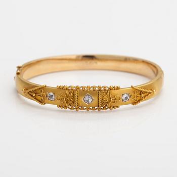 Oskar Lindroos, A 14K gold bracelet with diamond ca. 0.49 ct in total. Helsinki 1940s.