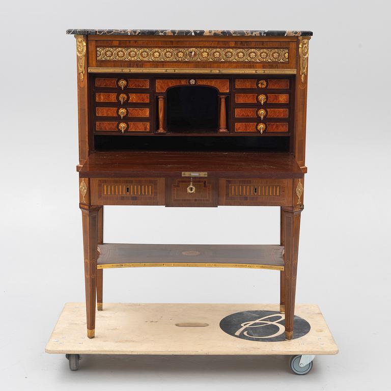 Sekretär, gustaviansk stil, 1900-talet första hälft.