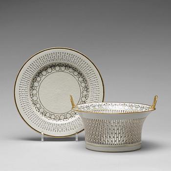 A grisaille chesnut basket with stand, Qing dynasty, late Qianlong (1736-95).