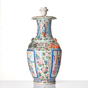 A famille rose Canton vase, Qing dynasty, 19th Century.