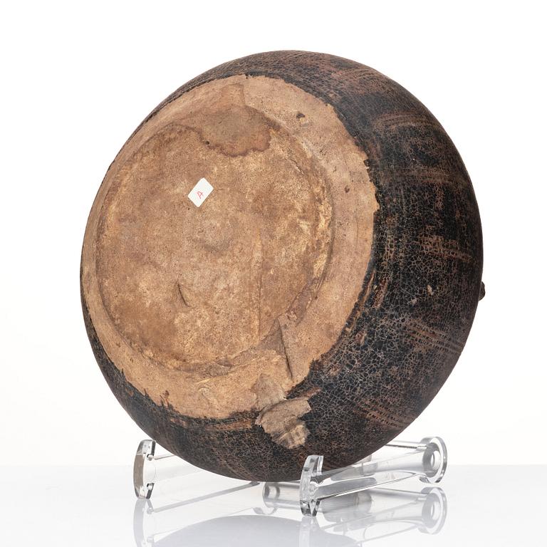 A Sawankhalok jar, Thailand/Kambodja, 14th/15th century.