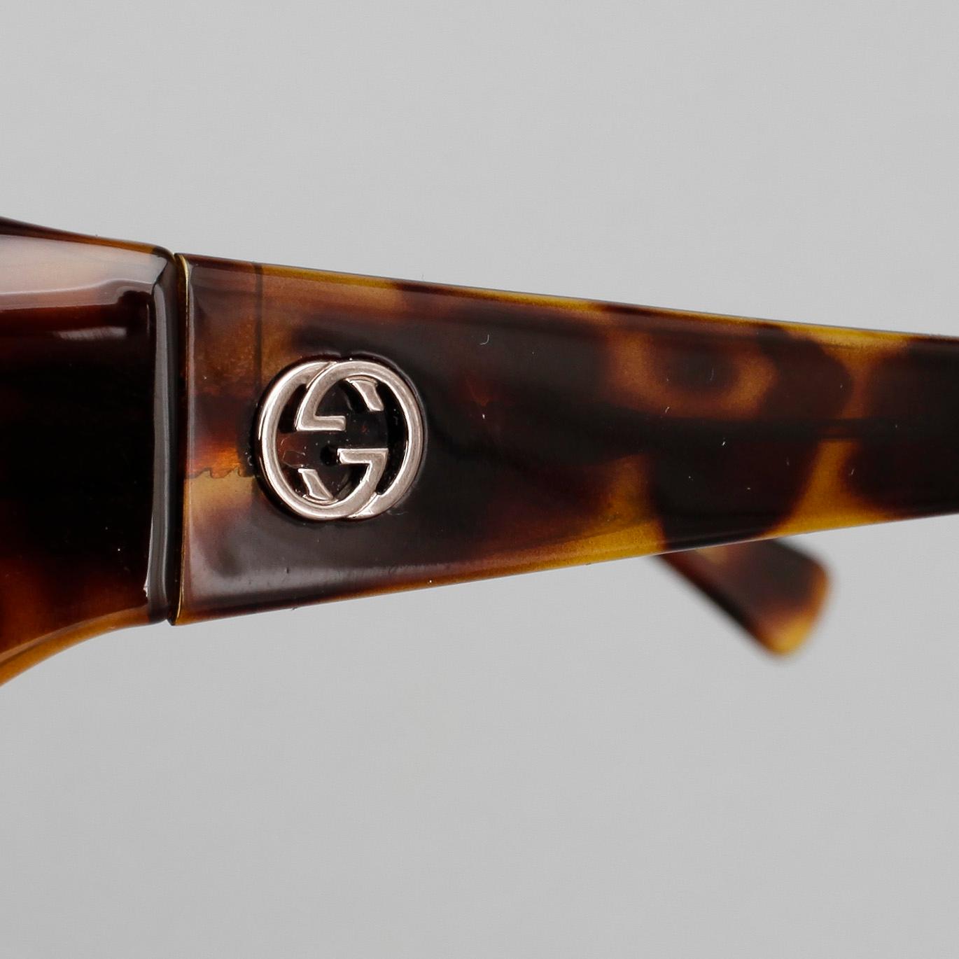 PARTI SOLGLASÖGON, 3 par, Ray-Ban, Gucci samt Giorgio Armani.