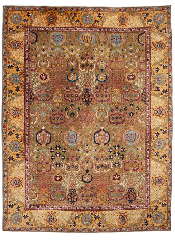 SEMI-ANTIQUE TABRIZ. 390,5 x 298 cm.