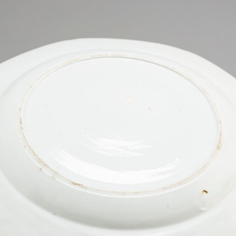 TALLRIKAR, 11 stycken, kompaniporslin. Qingdynastin, Qianlong (1736-95).