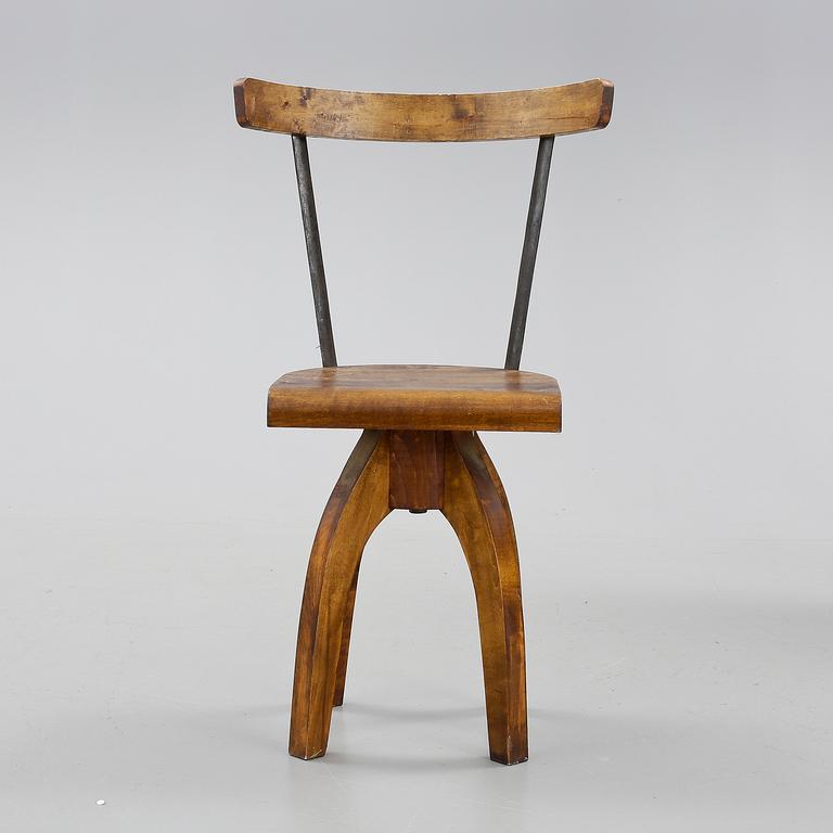 SKRIVBORDSSTOL, 1900-talets första hälft.